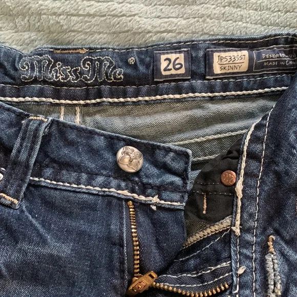 Miss Me Embroidered & Embellished Rhinestones Pockets Blue Denim Skinny-26 - Picture 11 of 14